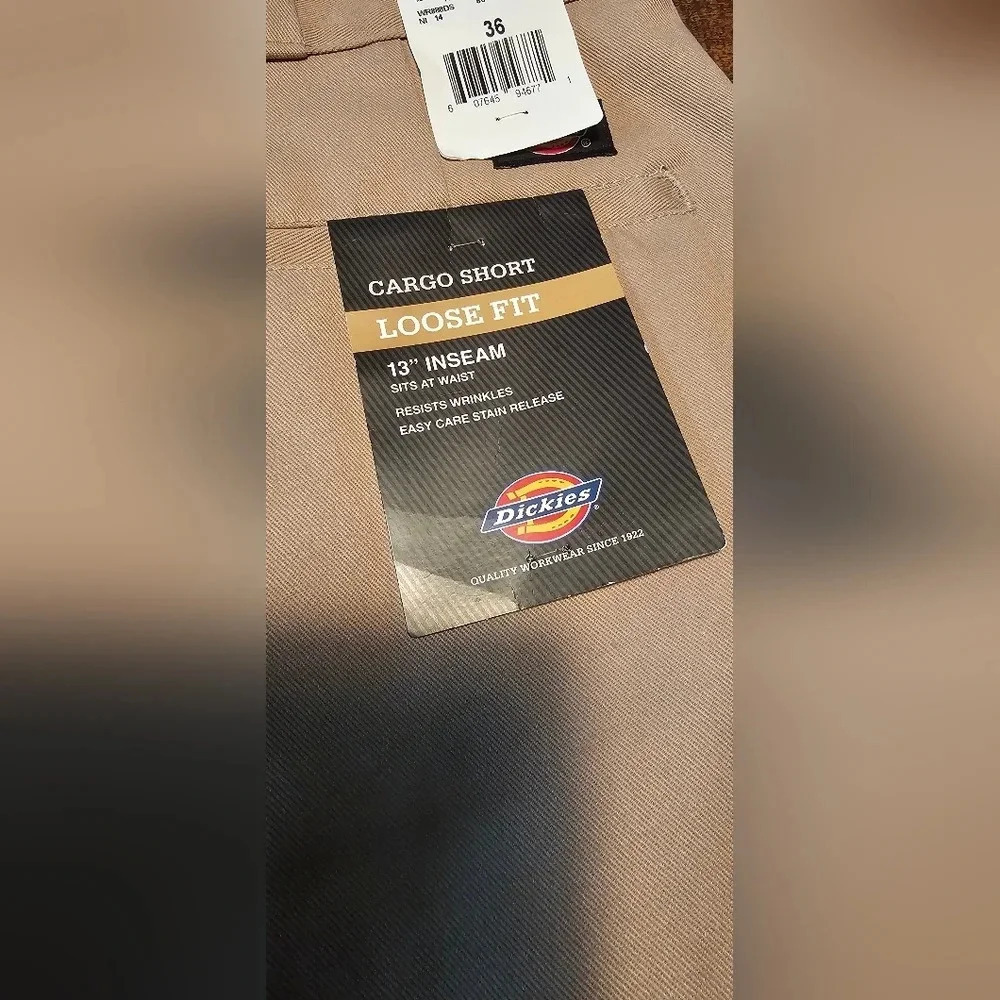 Dickies Men's Cargo Loose Fit Comfort Tan Khaki Casual Shorts Size 36 NWT - Picture 3 of 12